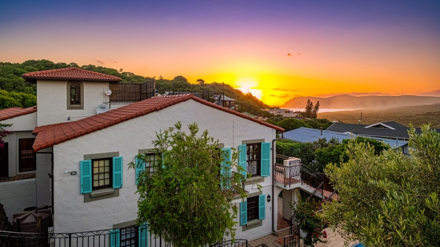 6 Bedroom Property for Sale in Kingfisher Creek Western Cape